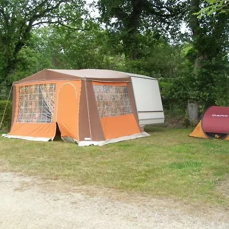 مكان تخييم Camping Le Joli 4*