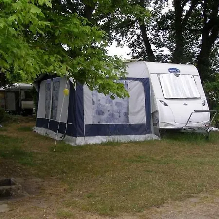 Camping Le Joli مكان تخييم