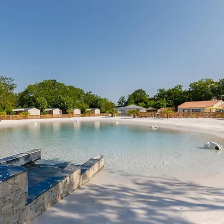 Camping Le Joli