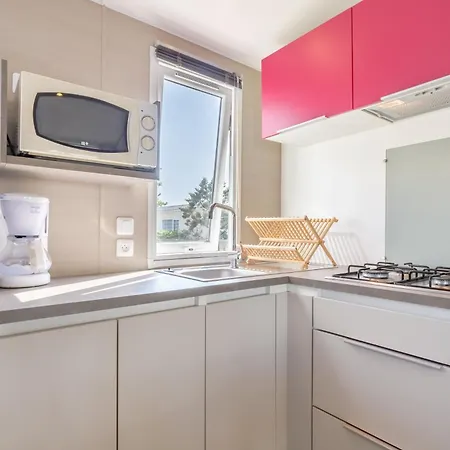 مكان تخييم Camping Le Joli 4*