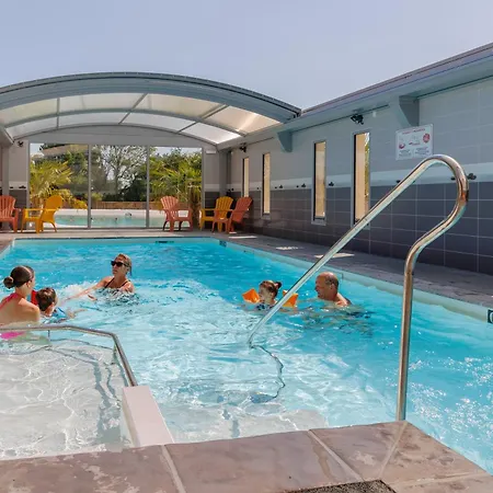 مكان تخييم Camping Le Joli Bois-de-Cené